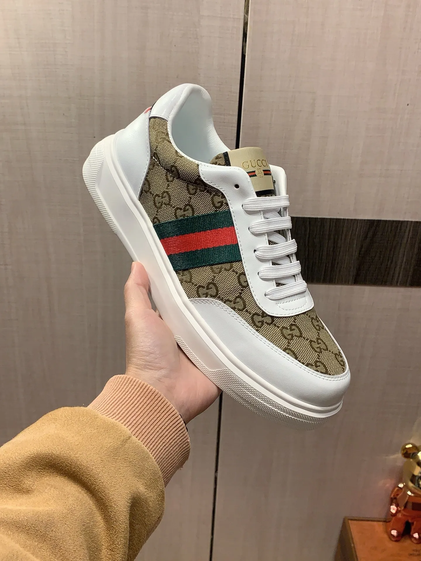 Men's Men's Shoes💰420💰💰🎩🎩[Lightning][Lightning] "Gucci*" The latest and most popular casual shoes, top brand [seduce] luxury ~ purchasing agency, top ~ quality. [Strong] The upper is made of imported breathable cowhide with material ➕ breathable sheepskin feet (•) and fine workmanship. The original stylish and stylish soft rubber wear-resistant and non-slip outsole is light and comfortable on the feet. The real thing looks better when photographed in person. 111: code: 38-44, 3️⃣ colors selected